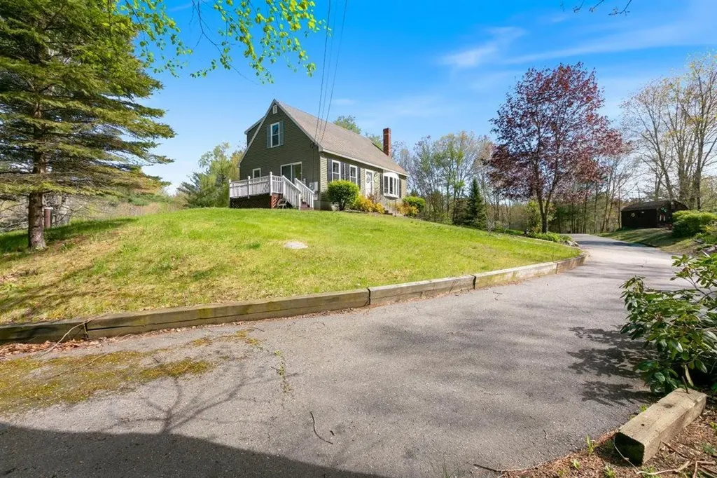 39 Prescott Road Raymond NH 03077
