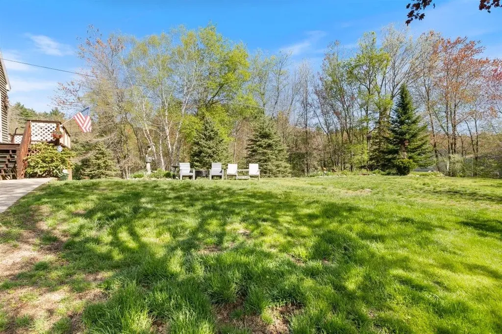39 Prescott Road Raymond NH 03077