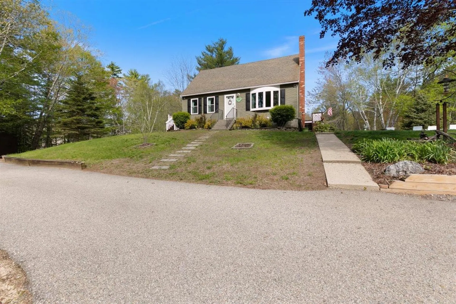 39 Prescott Road Raymond NH 03077