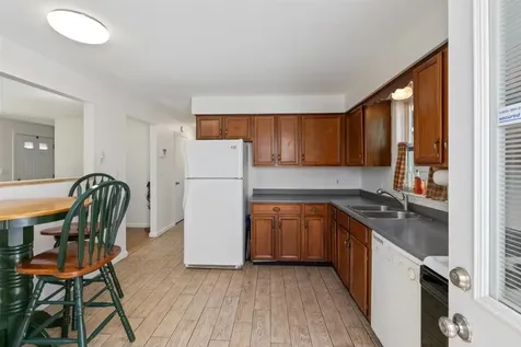 39 Prescott Road Raymond NH 03077