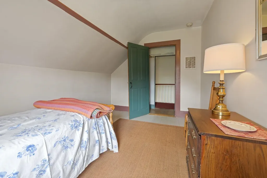 136 Route 10 Piermont NH 03779