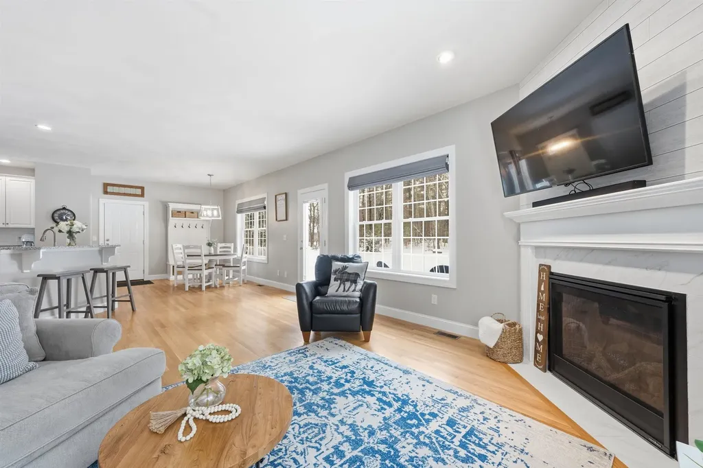 6 Baldwin Court Merrimack NH 03054