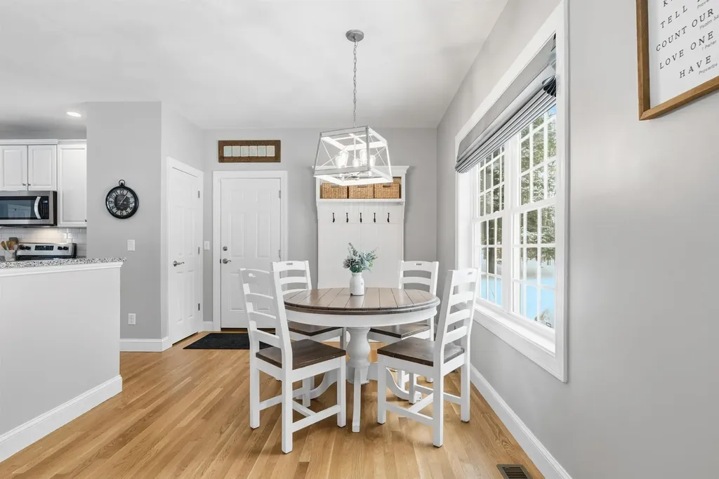 6 Baldwin Court Merrimack NH 03054