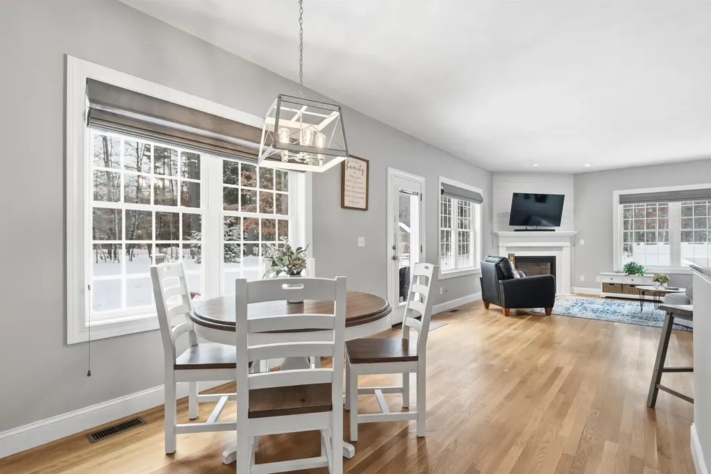 6 Baldwin Court Merrimack NH 03054