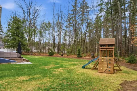 6 Baldwin Court Merrimack NH 03054