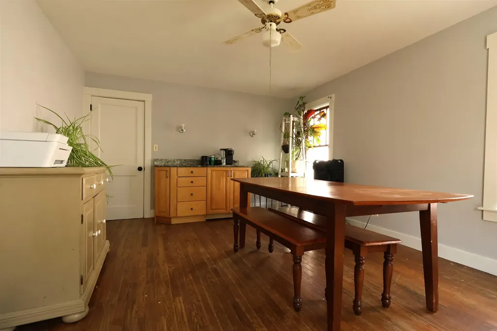 427 Maple Street Hartford VT 05001