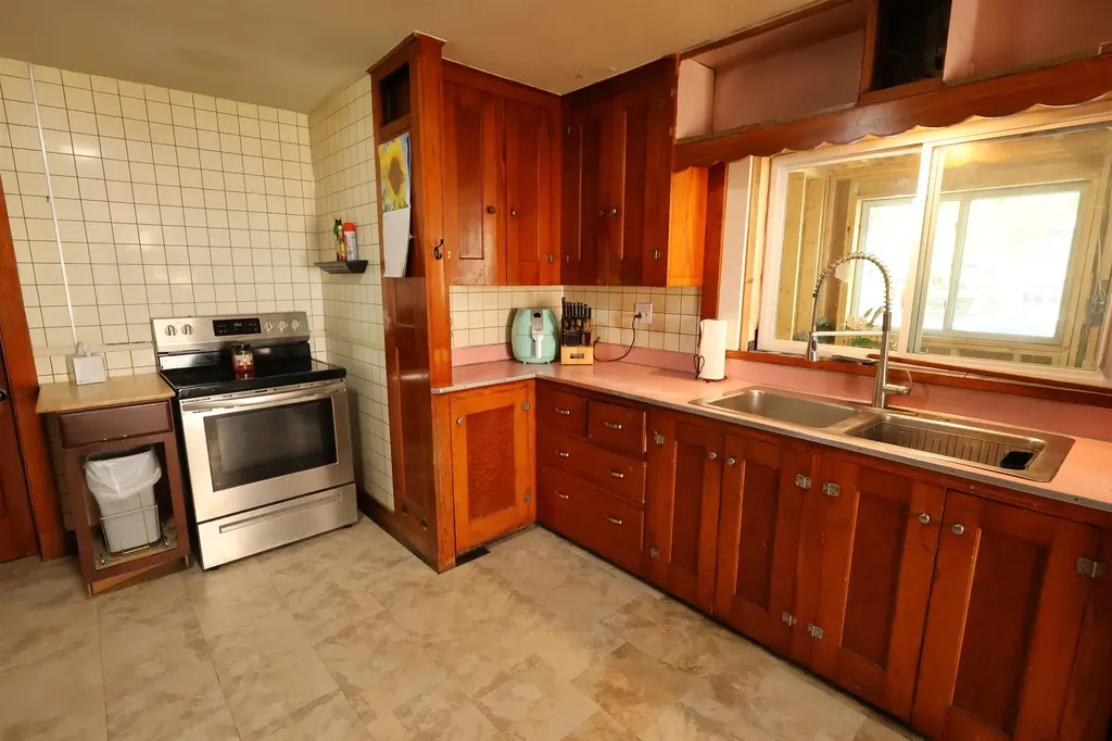 427 Maple Street Hartford VT 05001