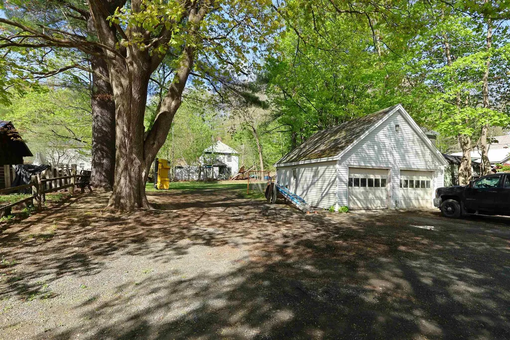 427 Maple Street Hartford VT 05001