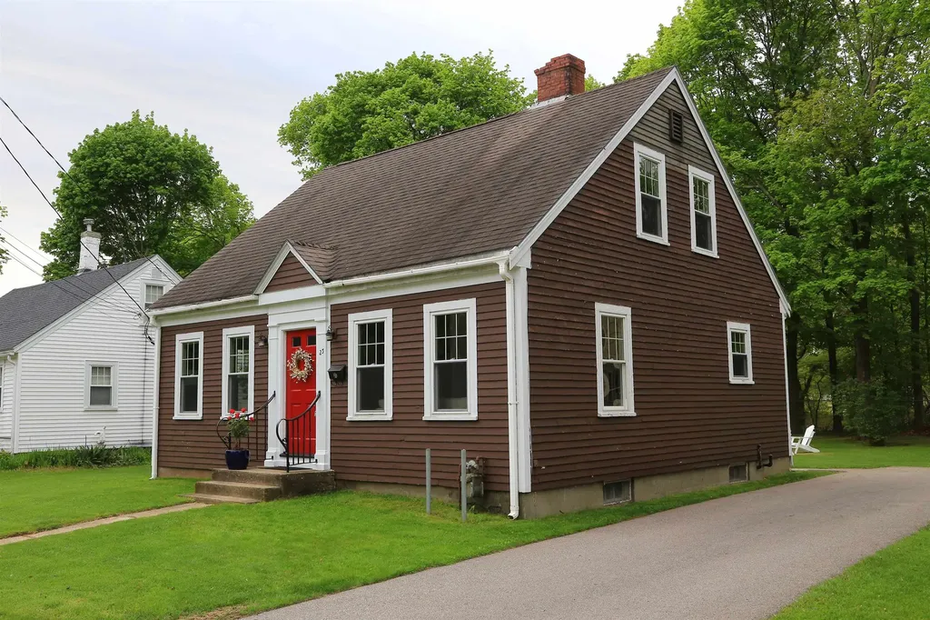 23 Dearborn Avenue Hampton NH 03842