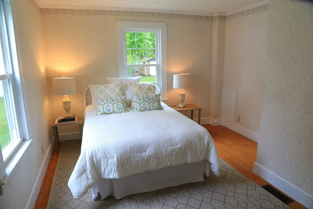 23 Dearborn Avenue Hampton NH 03842