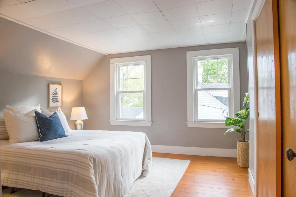 23 Dearborn Avenue Hampton NH 03842