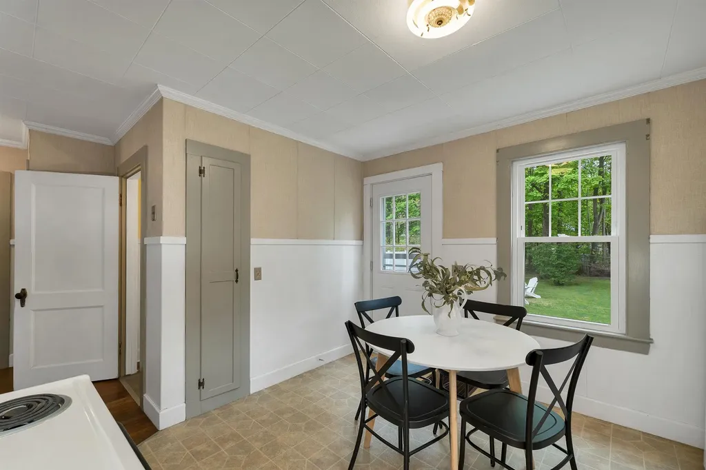 23 Dearborn Avenue Hampton NH 03842
