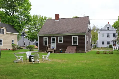 23 Dearborn Avenue Hampton NH 03842