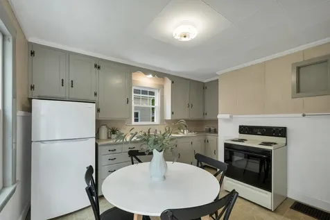23 Dearborn Avenue Hampton NH 03842