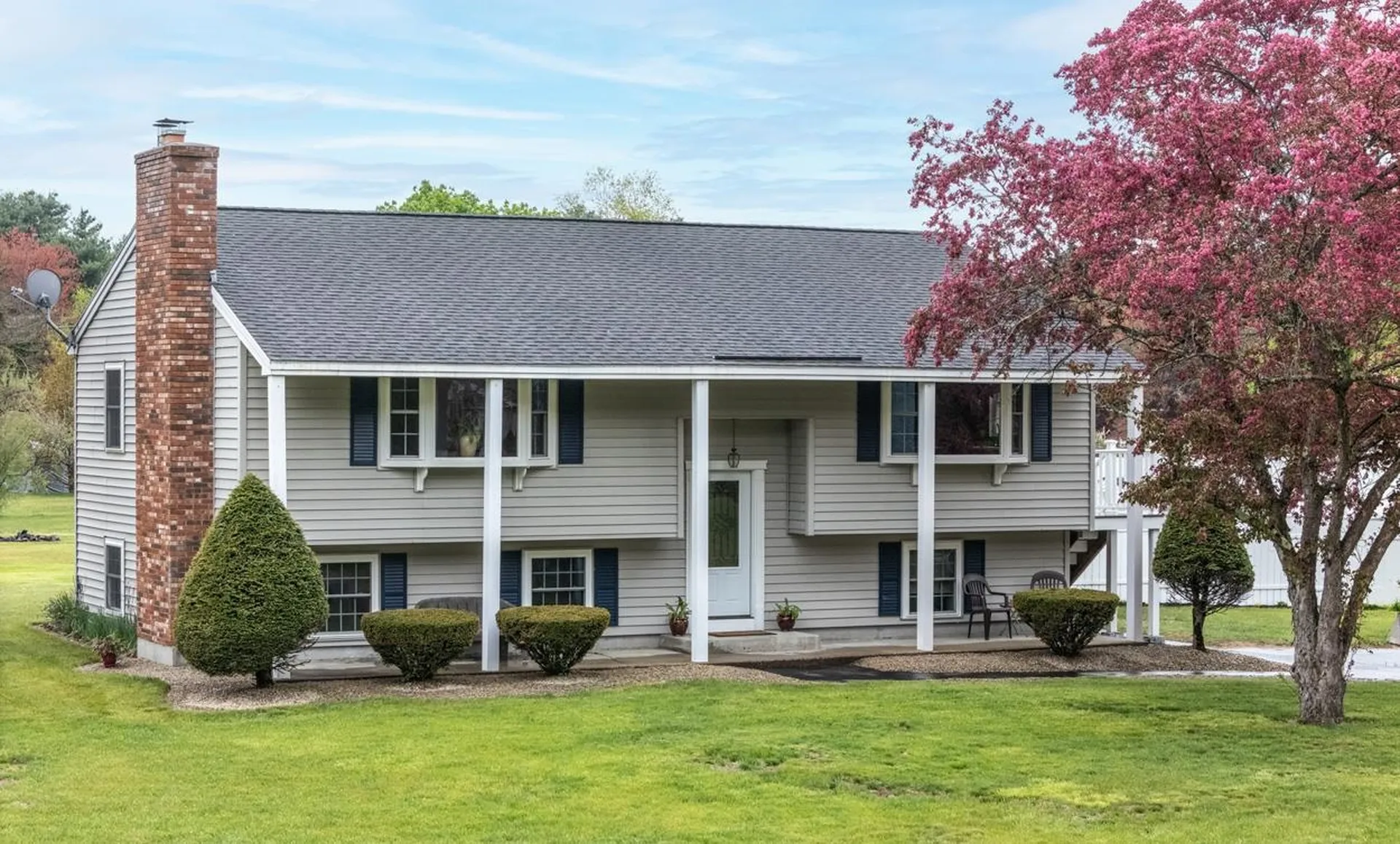 6 Kemo Circle Litchfield NH 03052