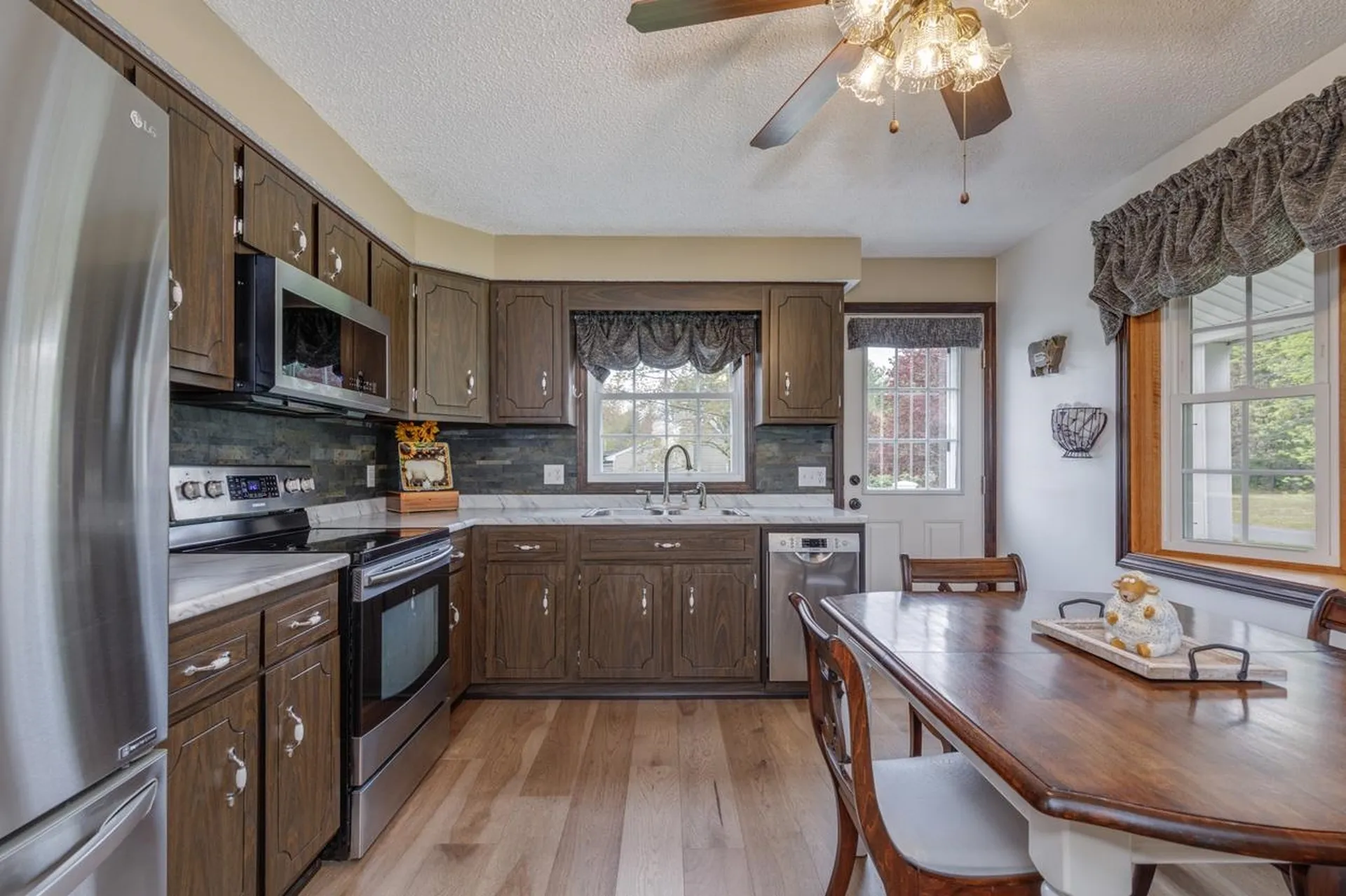 6 Kemo Circle Litchfield NH 03052