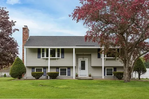 6 Kemo Circle Litchfield NH 03052