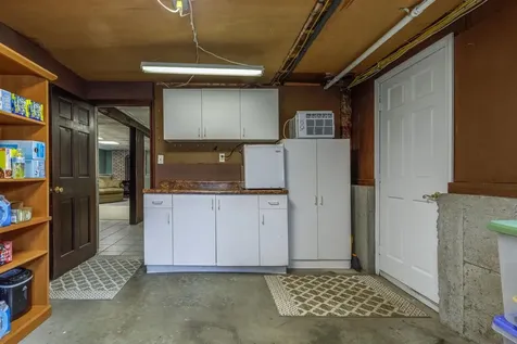 6 Kemo Circle Litchfield NH 03052