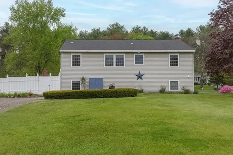 6 Kemo Circle Litchfield NH 03052
