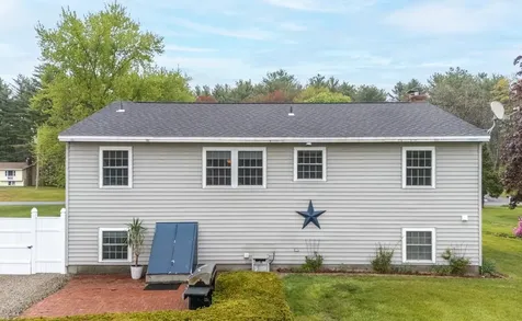 6 Kemo Circle Litchfield NH 03052