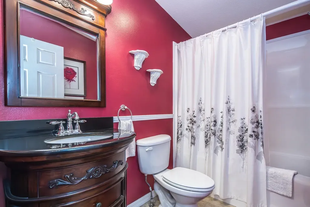 69 Julie Lane Castleton VT 05735