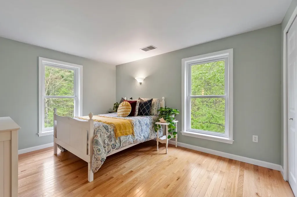 12 Aladdin Road Windham NH 03087