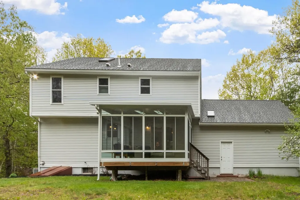 12 Aladdin Road Windham NH 03087
