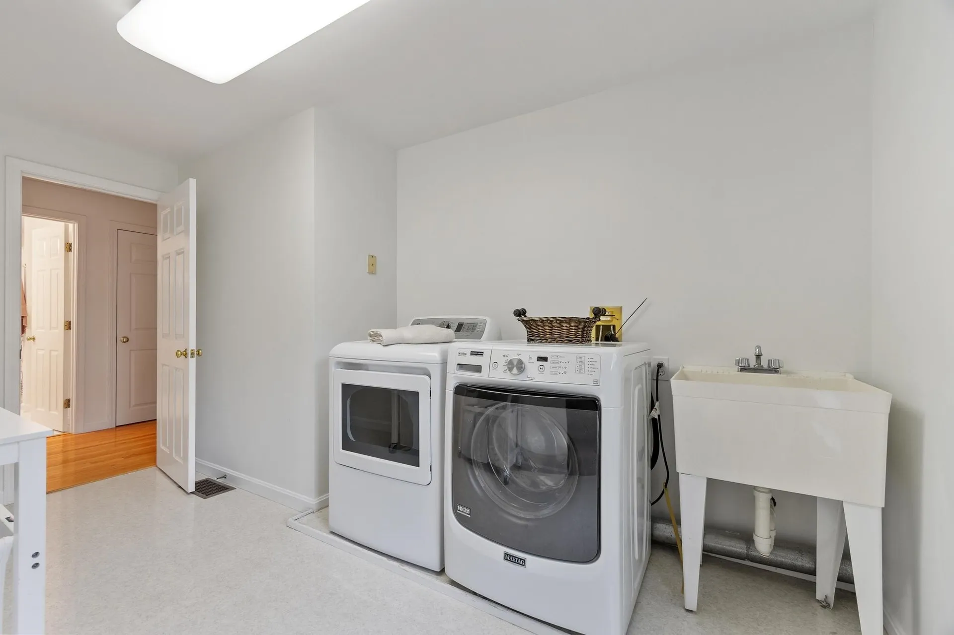 12 Aladdin Road Windham NH 03087