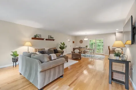 12 Aladdin Road Windham NH 03087