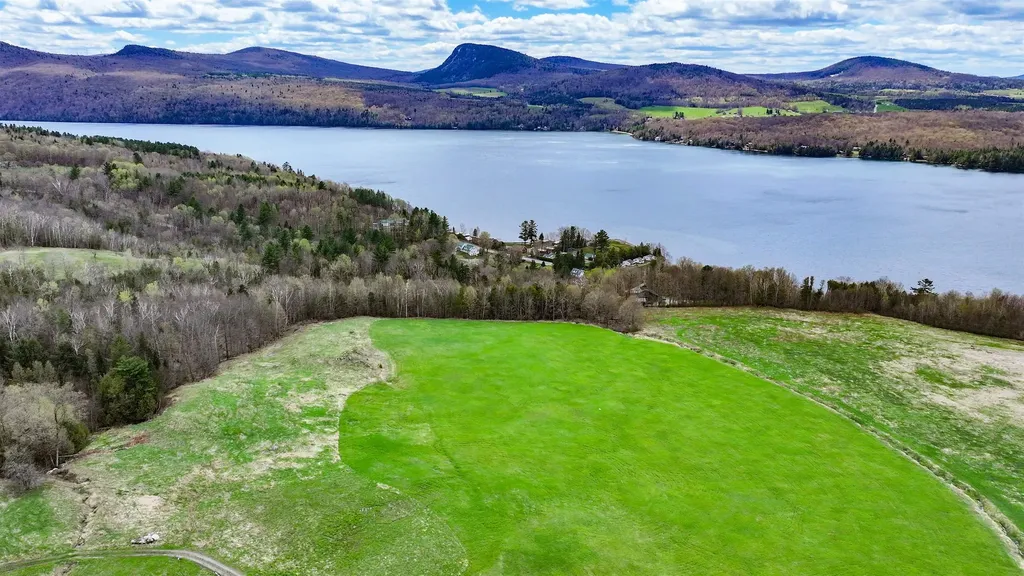 283,318,319,320 Lacross Lane Westmore VT 05860