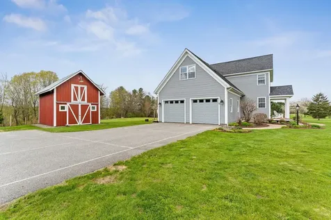 1 Naylor Road Essex VT 05452