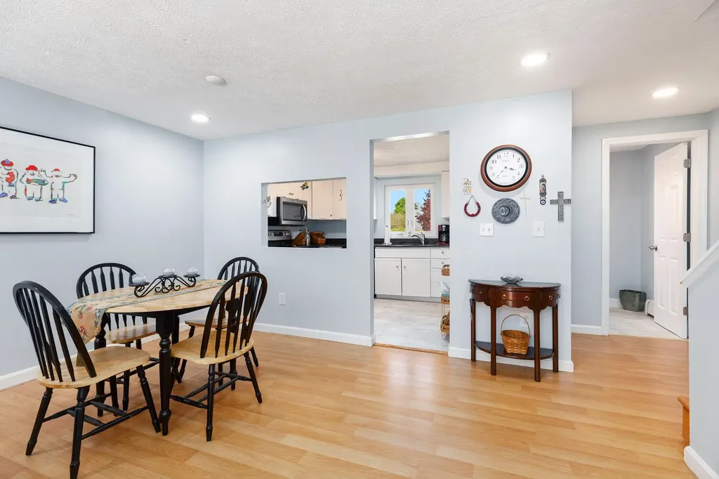 76 Seabury Hampton NH 03842