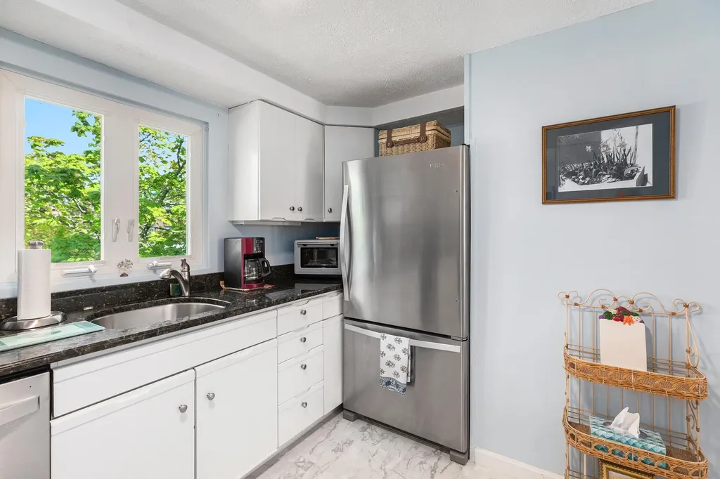 76 Seabury Hampton NH 03842
