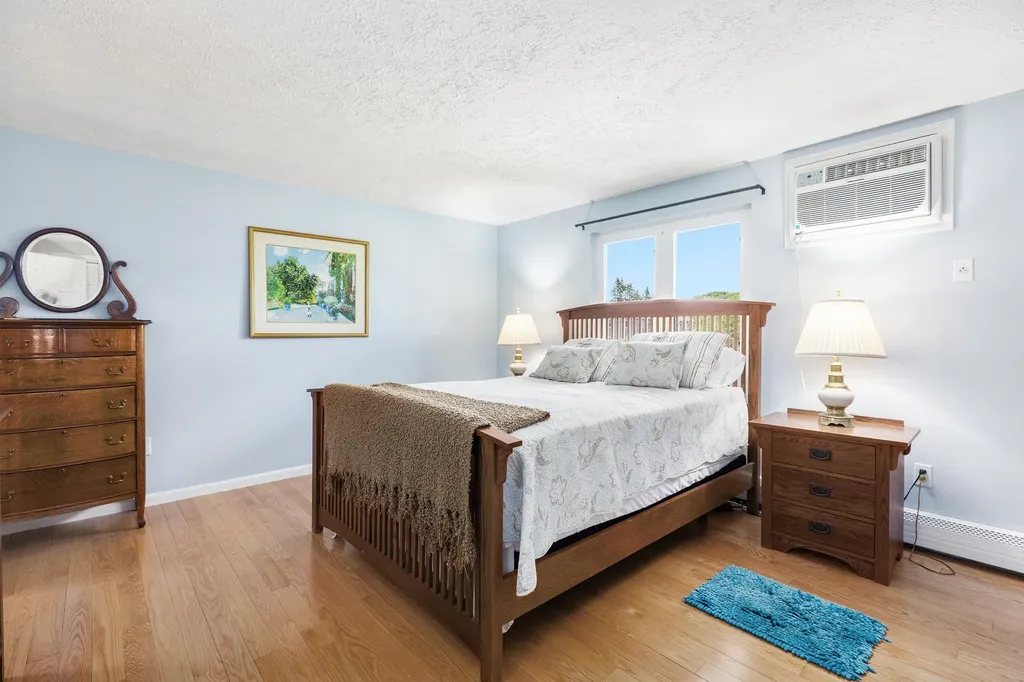 76 Seabury Hampton NH 03842