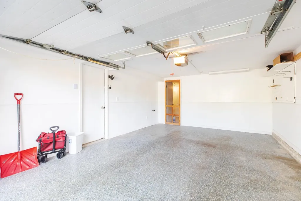 76 Seabury Hampton NH 03842