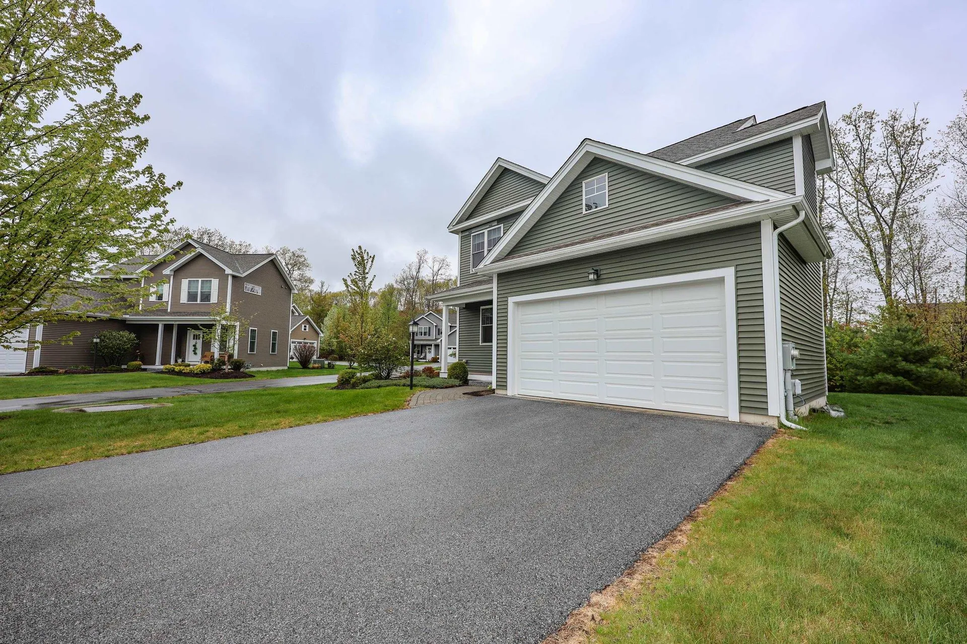 37 Redwood Way Manchester NH 03102