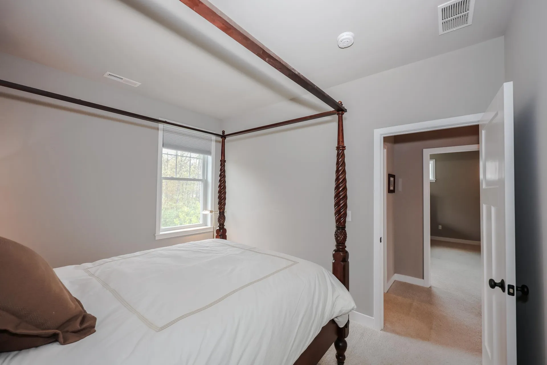 37 Redwood Way Manchester NH 03102
