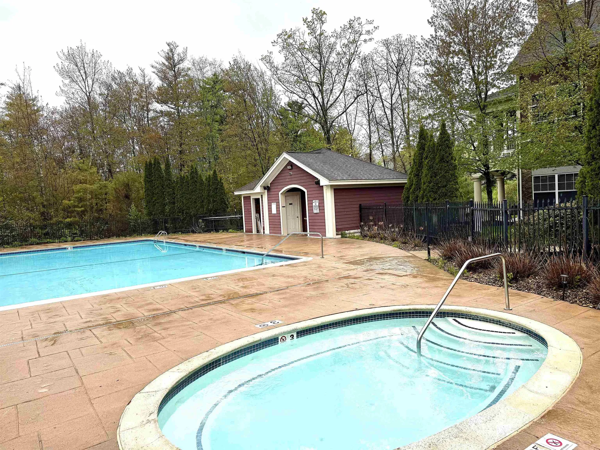37 Redwood Way Manchester NH 03102
