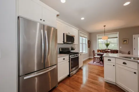 37 Redwood Way Manchester NH 03102