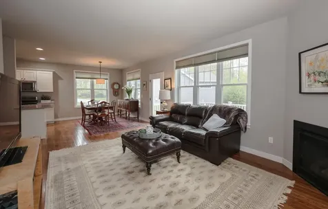37 Redwood Way Manchester NH 03102
