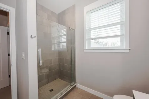37 Redwood Way Manchester NH 03102