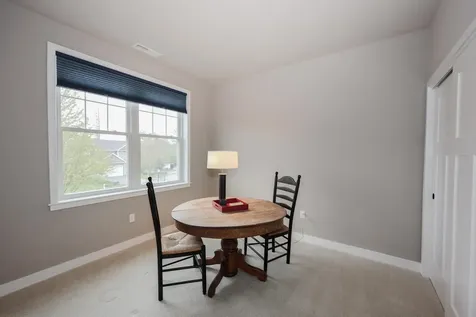 37 Redwood Way Manchester NH 03102