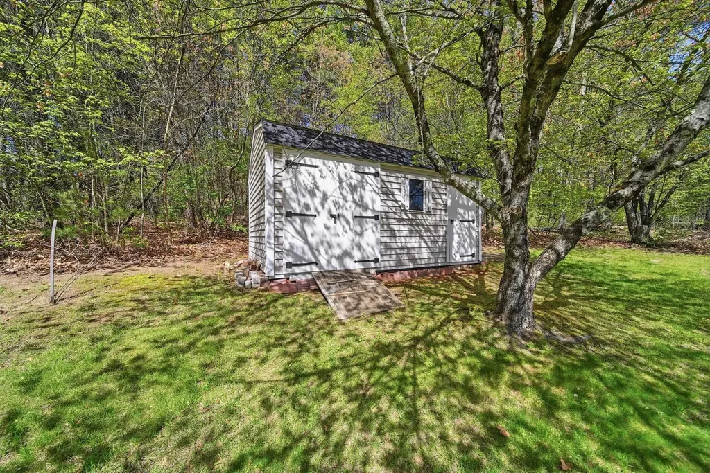 35 Nashua Road Pelham NH 03076
