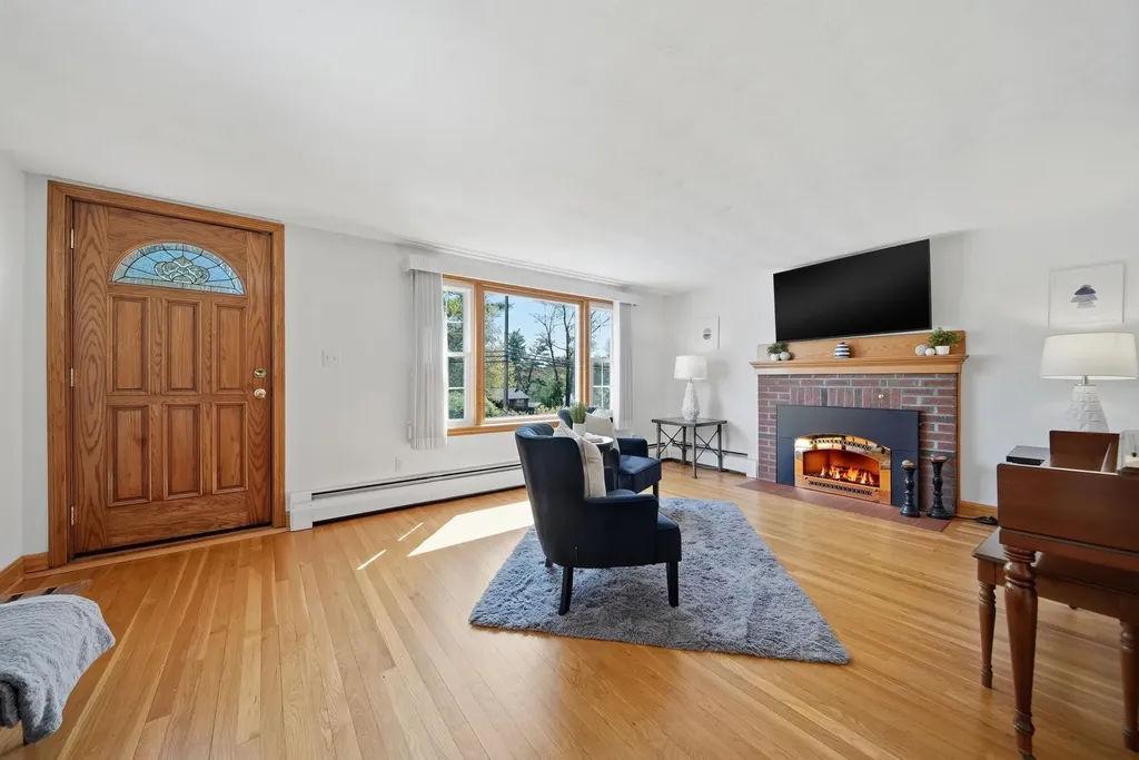 35 Nashua Road Pelham NH 03076