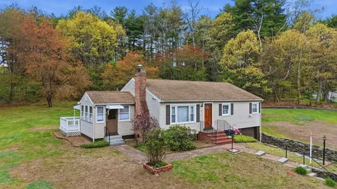 35 Nashua Road Pelham NH 03076