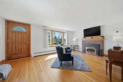 35 Nashua Road Pelham NH 03076