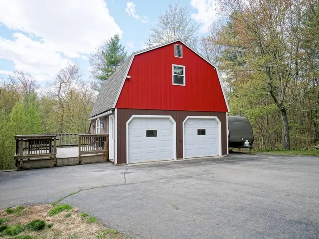 106 Page Road Litchfield NH 03052