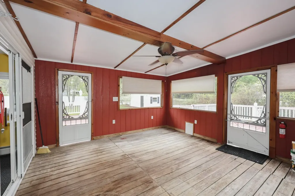15 Raymond Drive Merrimack NH 03054