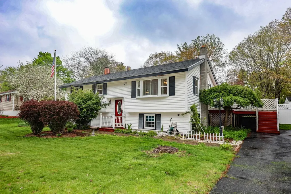 15 Raymond Drive Merrimack NH 03054