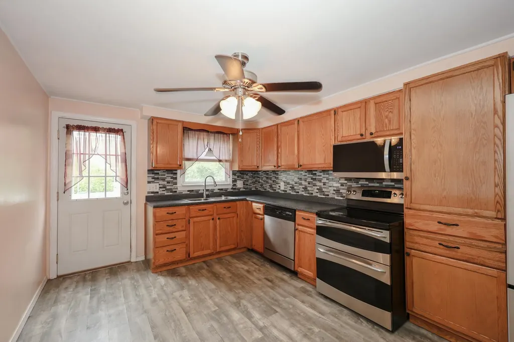 15 Raymond Drive Merrimack NH 03054